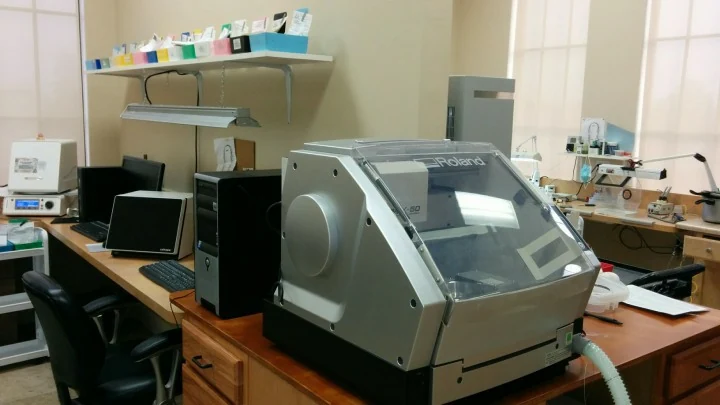 Dental laboratory scanning and manufacturing equipment